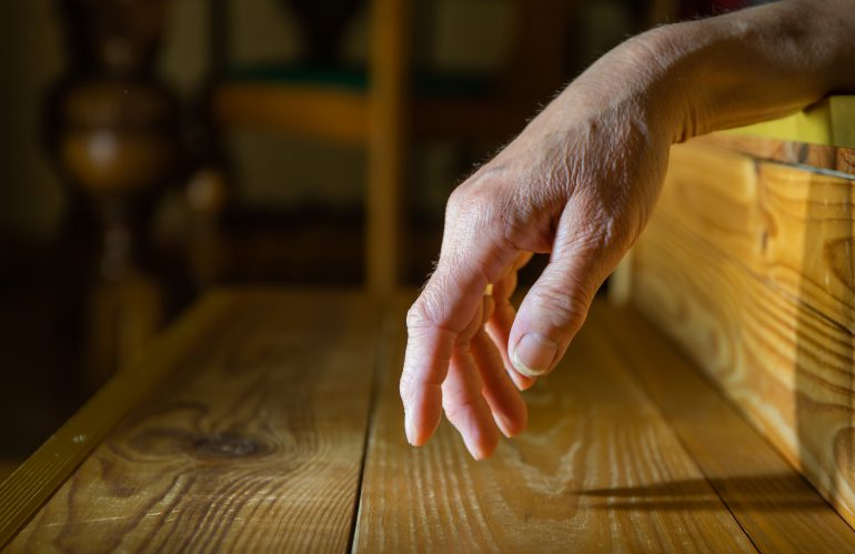 Abandono de enfermos durante la crisis sanitaria del covid, ¿cómo llegamos a normalizarlo?